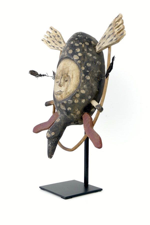   Masque céphalomorphe esprit pingouin style yupik (3/4)