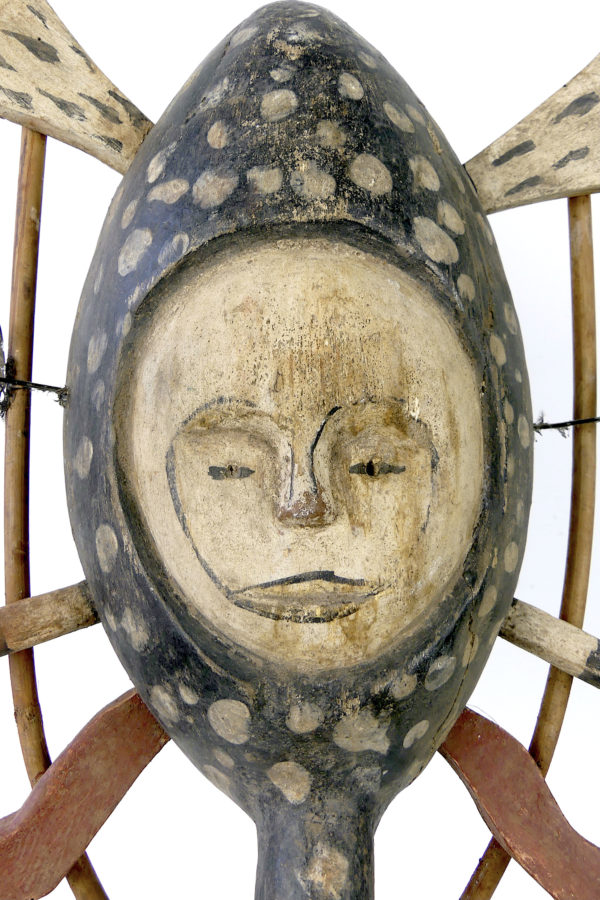   Masque céphalomorphe esprit pingouin style yupik (détail face)