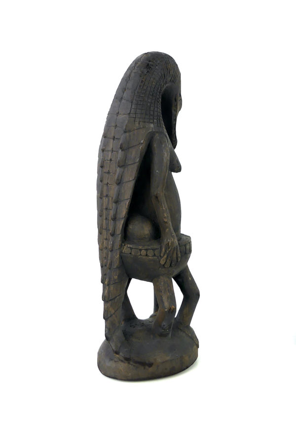 Statue zoomorphe Pukpuk Meri femme-crocodile (3/4 dos)