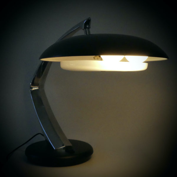 Lampe Boomerang Fase (allumé)