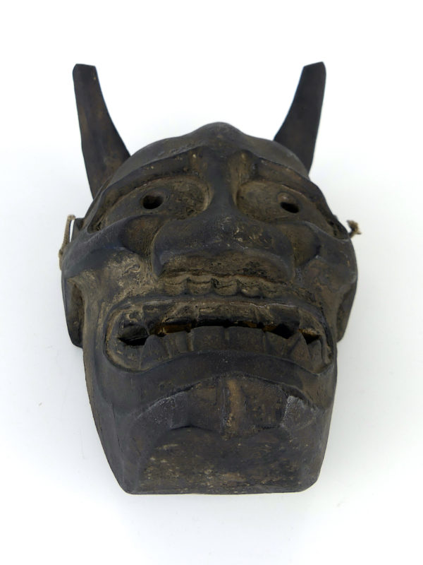 Masque Hannya Meiji en bois noirci (dessous)
