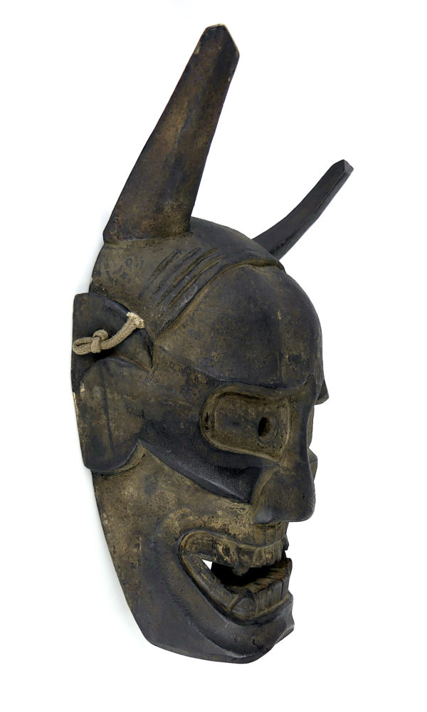 Masque Hannya Meiji en bois noirci (profil)