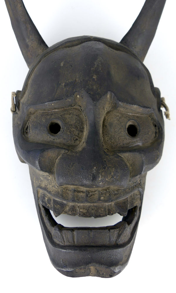 Masque Hannya Meiji en bois noirci (face)