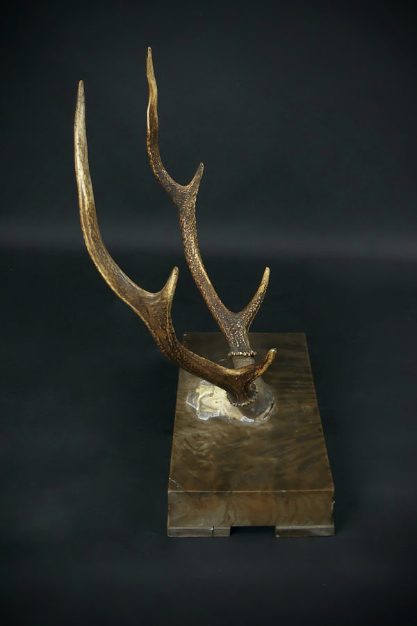 Katana kake massacre de cerf et bois massif Meiji (profil)