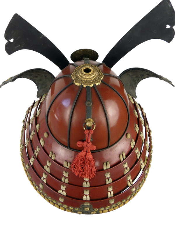 Kabuto rouge kamon Takanoha Ère Edo (dessus dos)
