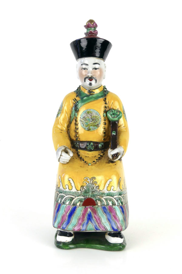 Sculpture dignitaire chinois aux dragons en faïence polychrome XIXe (face)