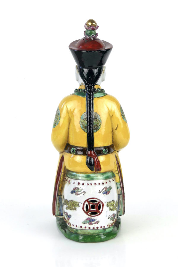 Sculpture dignitaire chinois aux dragons en faïence polychrome XIXe (dos)
