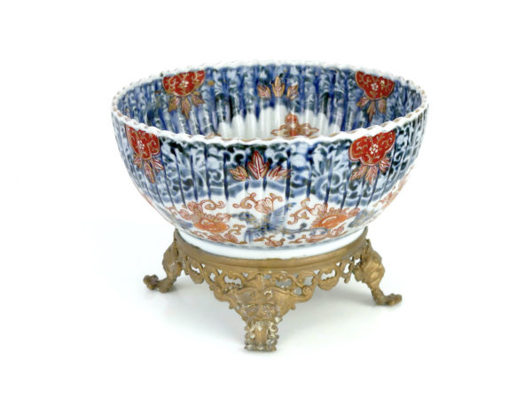 Grande coupe Imari au dragon en porcelaine ère Meiji (3/4)