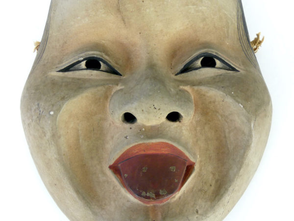 Masque Okame ancien signé XIXe Meiji (détail)