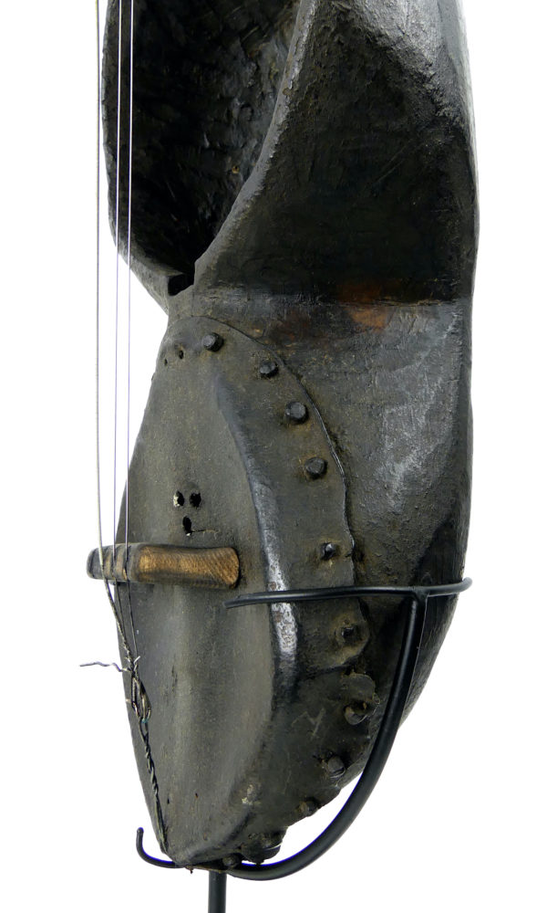 Sarangi népalais sur socle (détail)