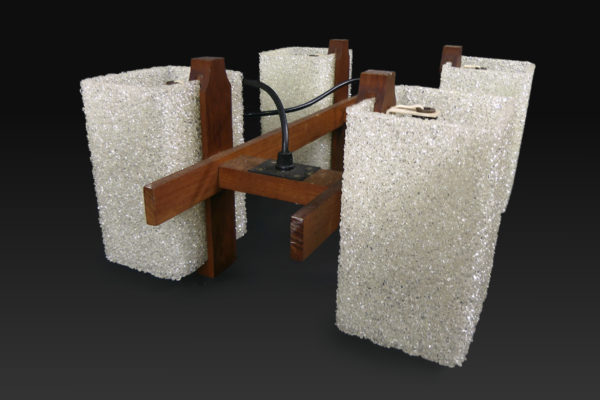 Suspension scandinave 60's en teck et Perspex (3/4)