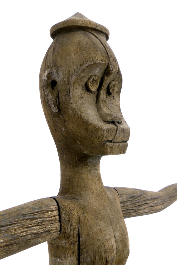 Grande statue Hampatong Pantak ancienne gardien Dayak (détail)