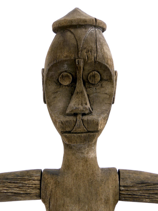 Grande statue Hampatong Pantak ancienne gardien Dayak (détail)