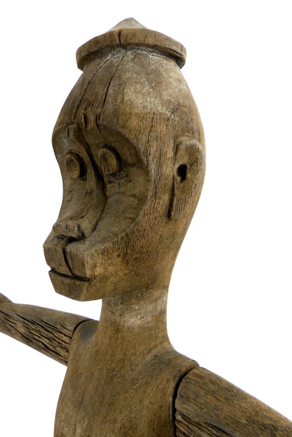 Grande statue Hampatong Pantak ancienne gardien Dayak (détail)