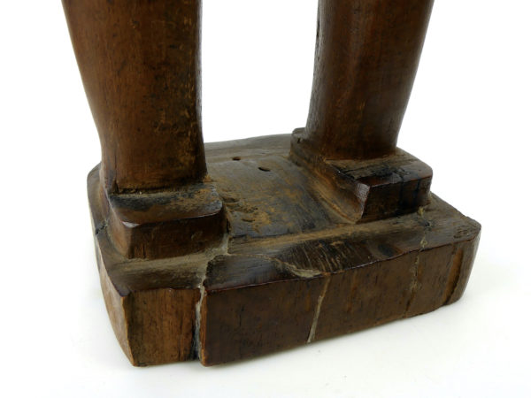 Figure féminine tiki mi-XXe (détail)