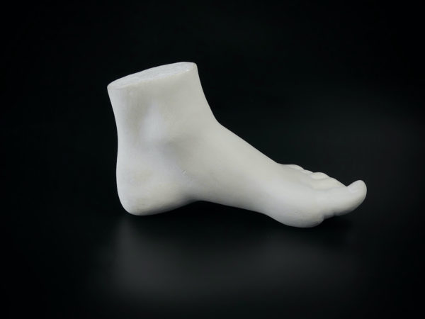 Pied de femme en plâtre de style antique (profil)