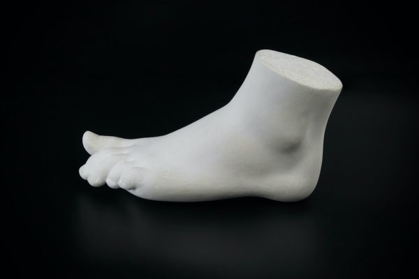 Pied de femme en plâtre de style antique (profil)
