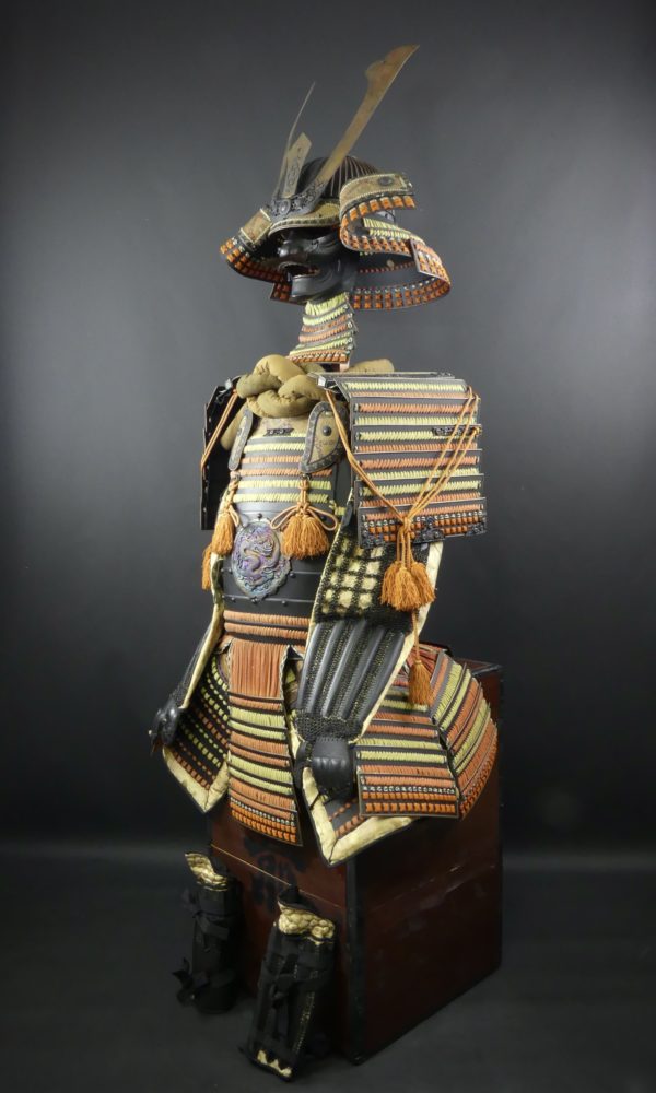 Yoroi au dragon armure de samouraï période Shōwa (3/4)