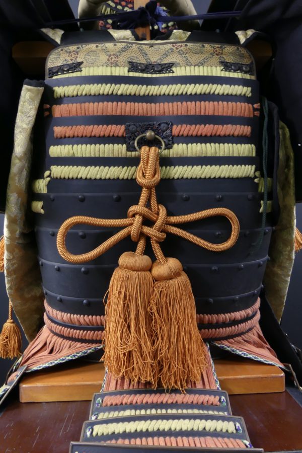 Yoroi au dragon armure de samouraï période Shōwa (détail dos)