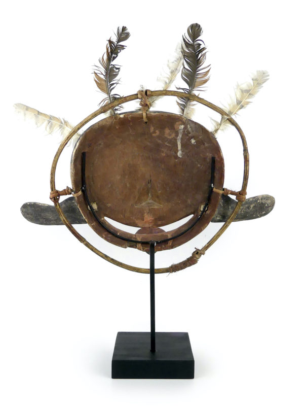 Masque céphalomorphe rond pingouin yupik (dos)
