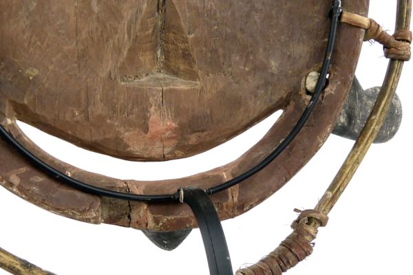 Masque céphalomorphe rond pingouin yupik (détail dos)