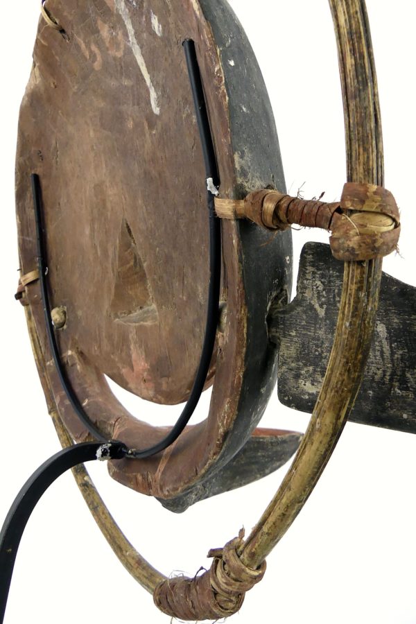Masque céphalomorphe rond pingouin yupik (détail dos)
