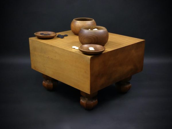 Jeu de go traditionnel japonais (3/4)
