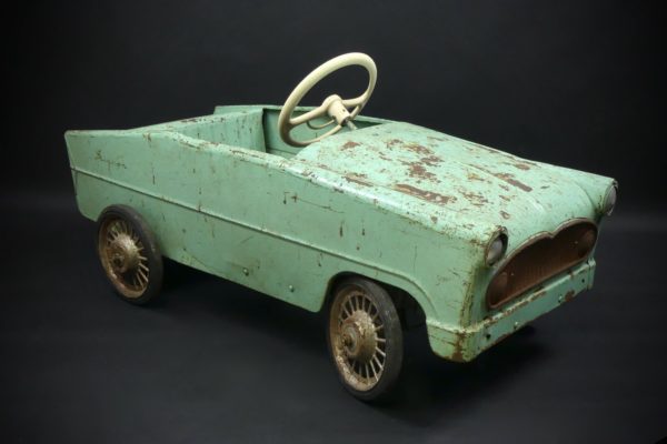 Voiture à pédales Trianon en tôle vert amande 50's (3/4)