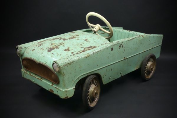 Voiture à pédales Trianon en tôle vert amande 50's (3/4)