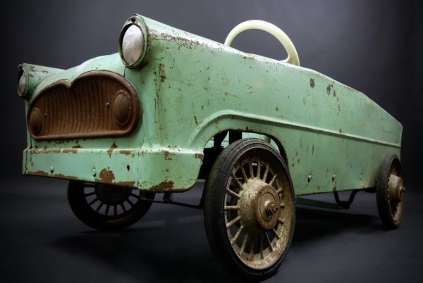 Voiture à pédales Trianon en tôle vert amande 50's (3/4)