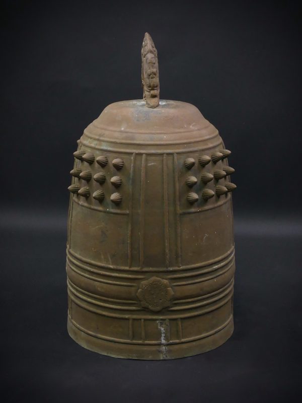 Bonshō grande cloche bouddhique en bronze Japon (profil)