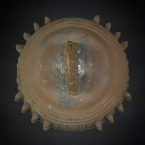 Bonshō grande cloche bouddhique en bronze Japon (dessus)