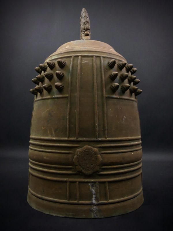 Bonshō grande cloche bouddhique en bronze Japon (profil)