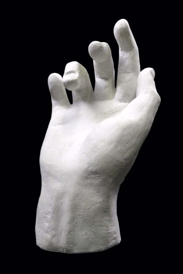 Étude de main monumentale en plâtre (face)