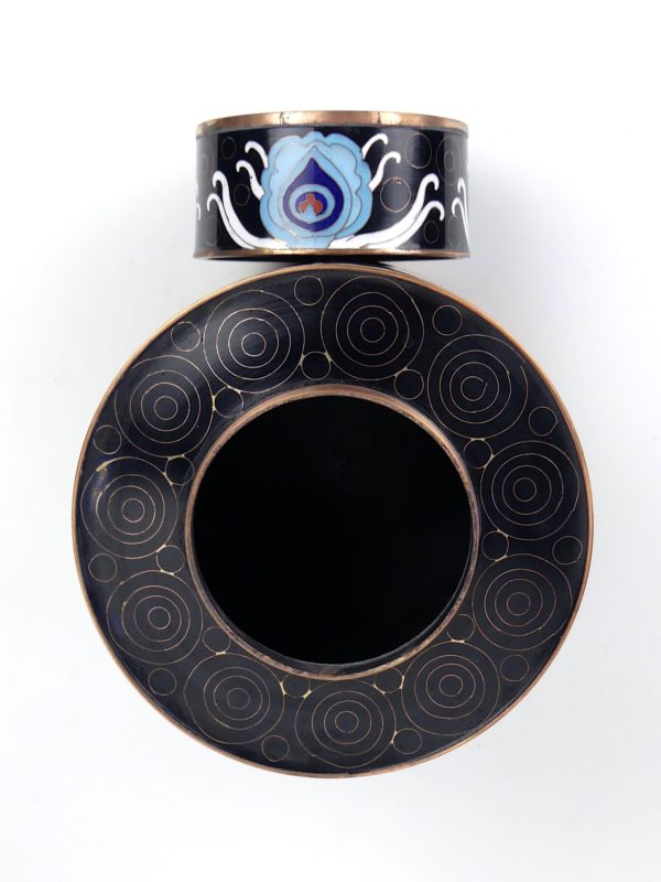 Pot en cloisonné Peacock Fabienne Jouvin (ouvert dessus)