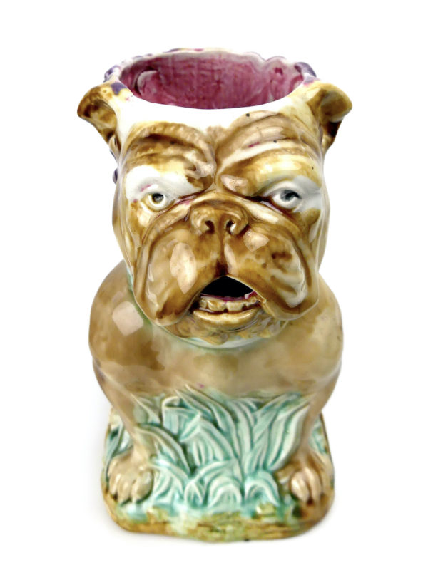 Pichet Le Bouledogue 36 barbotine Faïencerie Onnaing (face)
