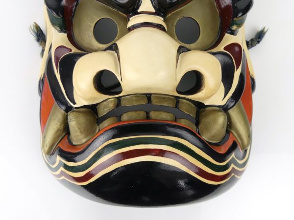 Masque Bitchū Kagura démon Oni signé Tanabe Shosuke (détail)