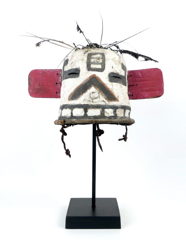 Masque heaume aux oreilles roses Kachina Hopi (face)