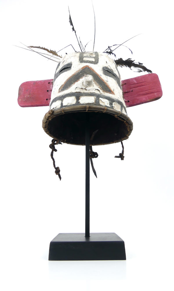 Masque heaume aux oreilles roses Kachina Hopi (face)