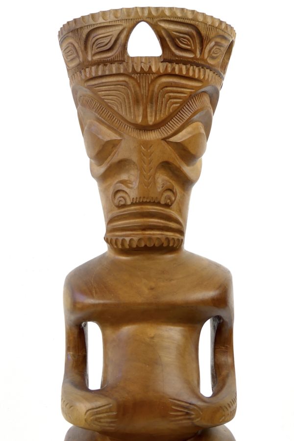 Grand Tiki couronné monogrammé en bois de rose (détail face)