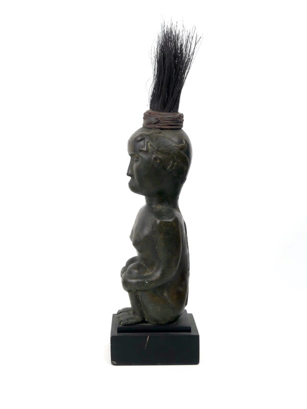 Superbe statue Batak Toba en bronze anthropomorphe (profil)