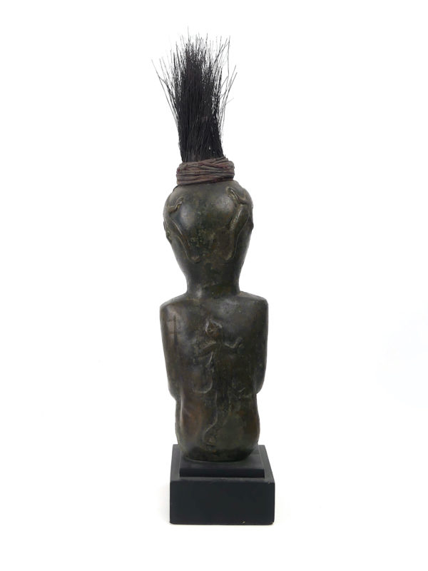 Superbe statue Batak Toba en bronze anthropomorphe (dos)