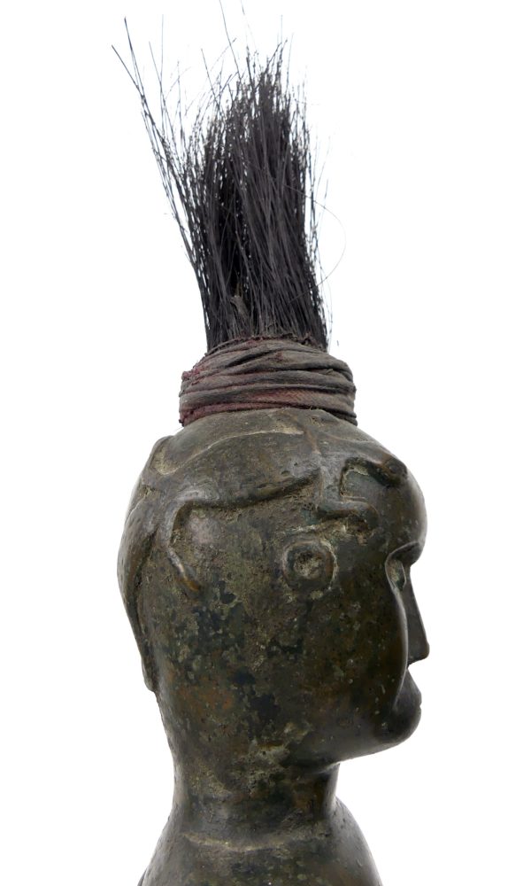 Superbe statue Batak Toba en bronze anthropomorphe (détail profil)