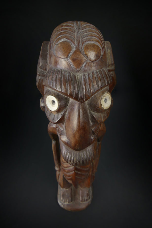 Moaï Kavakava ancien Rapa Nui (dessus)