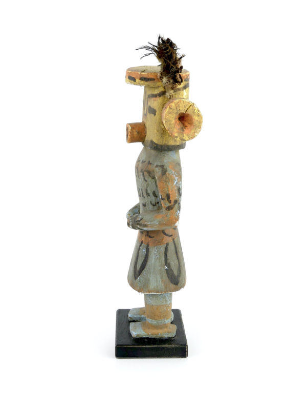 Poupée Kachina aux oreilles coniques Hopi Arizona USA (profil)