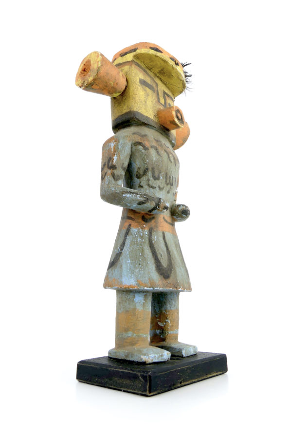 Poupée Kachina aux oreilles coniques Hopi Arizona USA (dessous 3/4)