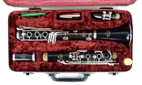 Clarinette N NOBLET Paris et flight case noir des années 70 (dessus)