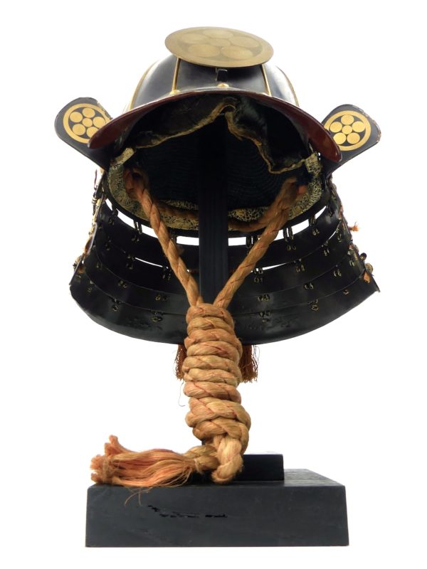 Kabuto Hoshi Umebachi de samouraï noir et or shōwa (face)