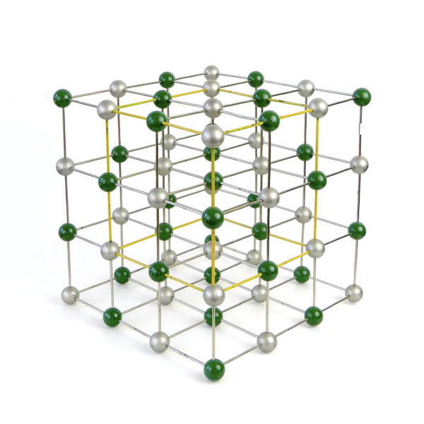 Structure cristalline de chlorure de sodium Tchécoslovaquie 1950 (3/4)