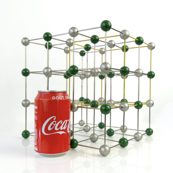 Structure cristalline de chlorure de sodium Tchécoslovaquie 1950 (proportion)